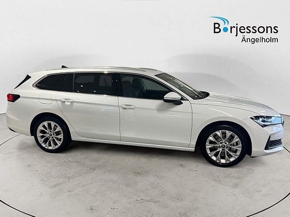 Skoda Superb 2 of 13