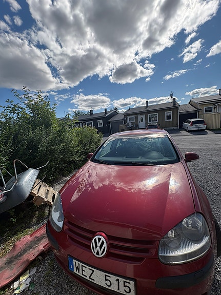 Volkswagen Golf V 2 of 5