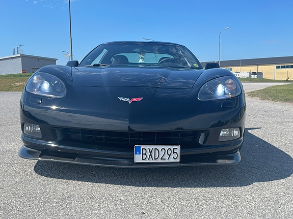Chevrolet Corvette 3 of 5