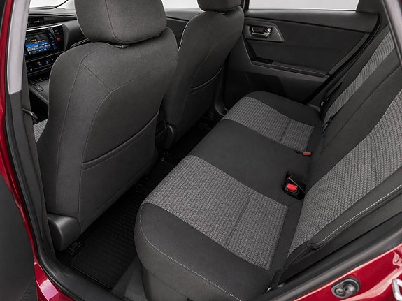 Toyota Auris 9 of 12