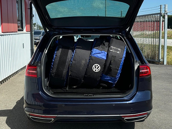 Volkswagen Passat 28 of 30