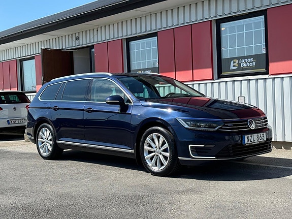 Volkswagen Passat 5 of 30