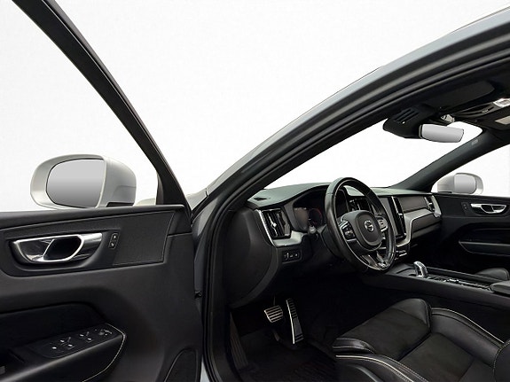 Volvo XC60 8 of 30