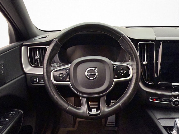 Volvo XC60 11 of 30