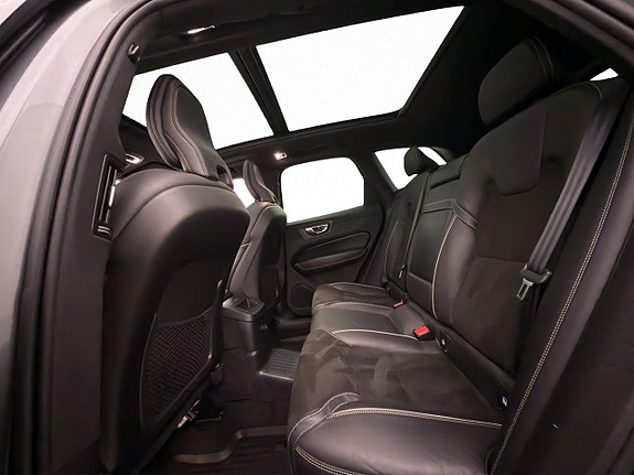 Volvo XC60 14 of 30