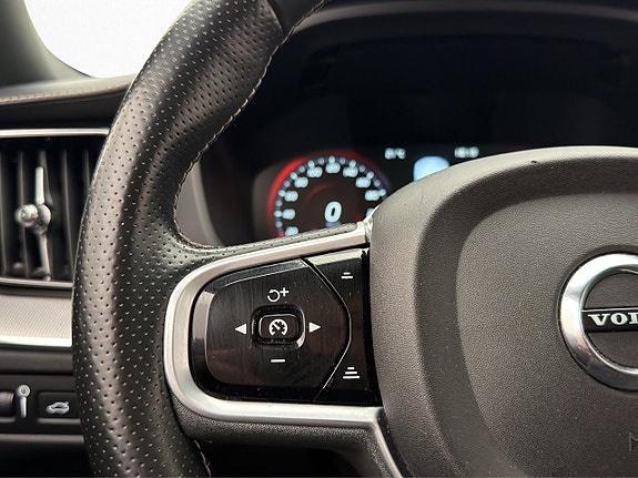 Volvo XC60 19 of 30