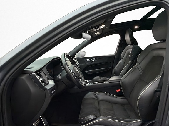 Volvo XC60 9 of 30