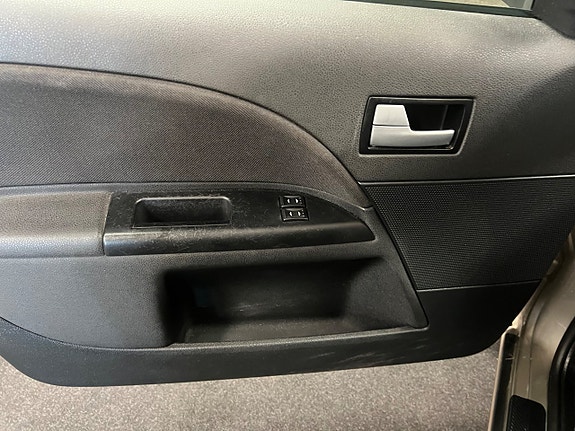 Ford Mondeo 14 of 14