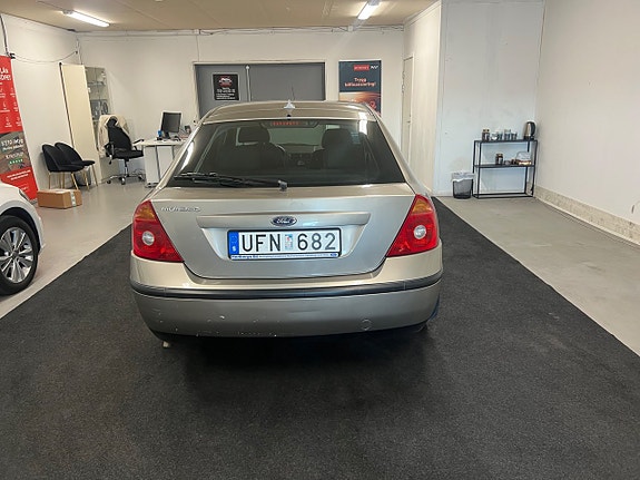 Ford Mondeo 6 of 14