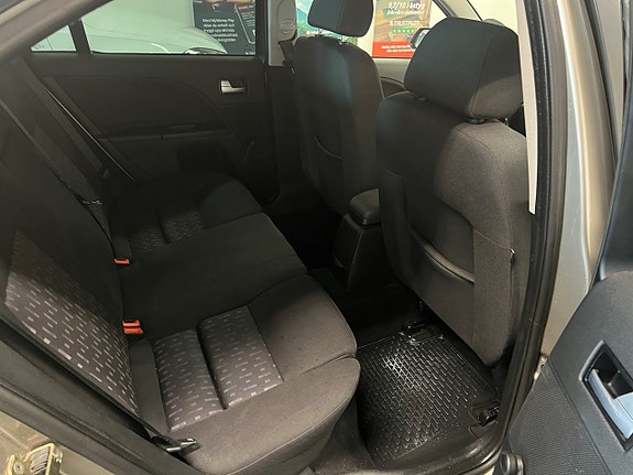 Ford Mondeo 10 of 14
