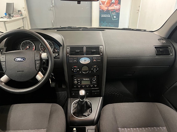 Ford Mondeo 7 of 14