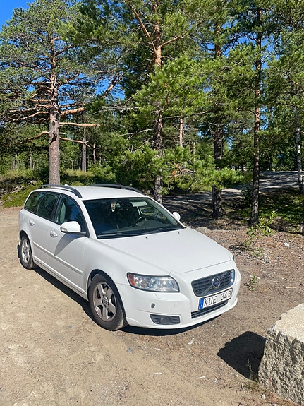 Volvo V50 2 of 5