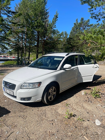 Volvo V50 4 of 5
