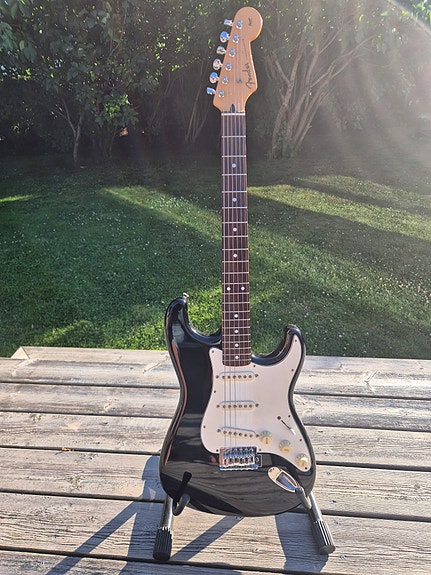 Fender Stratocaster Japan-94