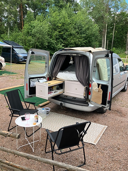 Volkswagen Caddy Maxi 3 of 5