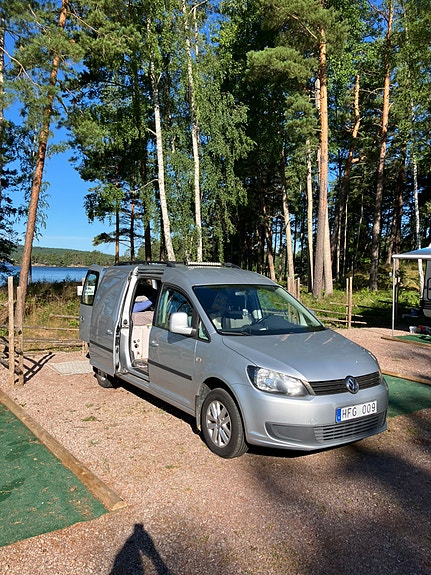Volkswagen Caddy Maxi 2 of 5