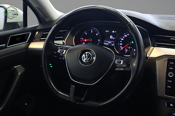 Volkswagen Passat 12 of 20