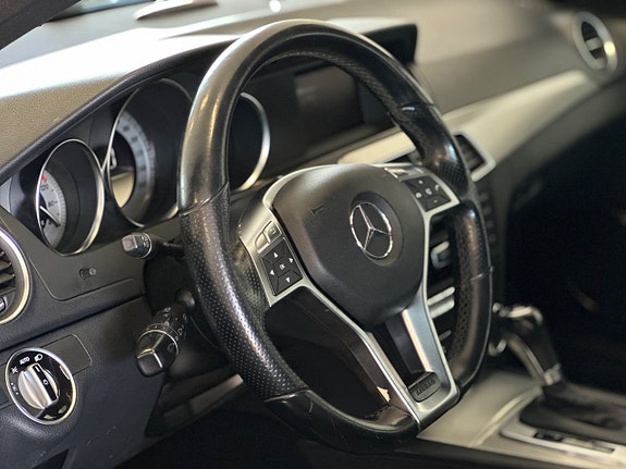 Mercedes-Benz C220 9 of 23