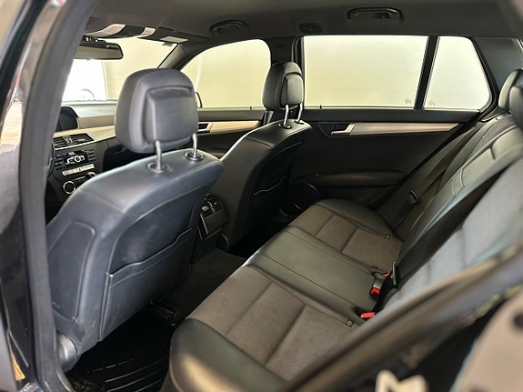 Mercedes-Benz C220 17 of 23