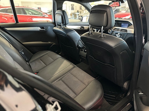 Mercedes-Benz C220 23 of 23