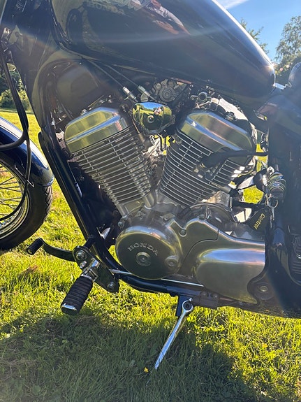Honda Shadow VT 600 toppskick 1170 mil 9 of 14