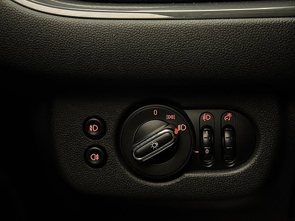 MINI Cooper S 25 of 30