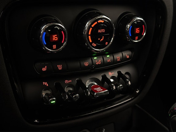 MINI Cooper S 23 of 30