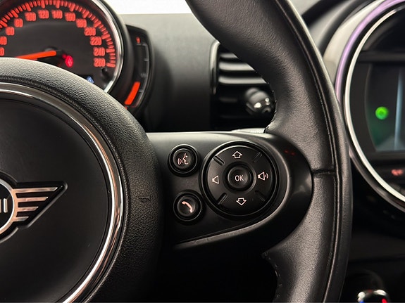 MINI Cooper S 19 of 30