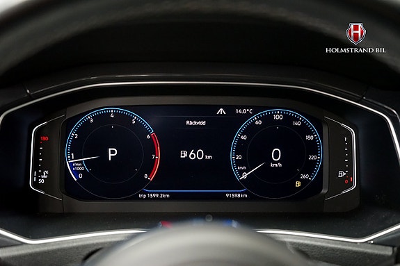 Volkswagen T-Roc 15 of 24