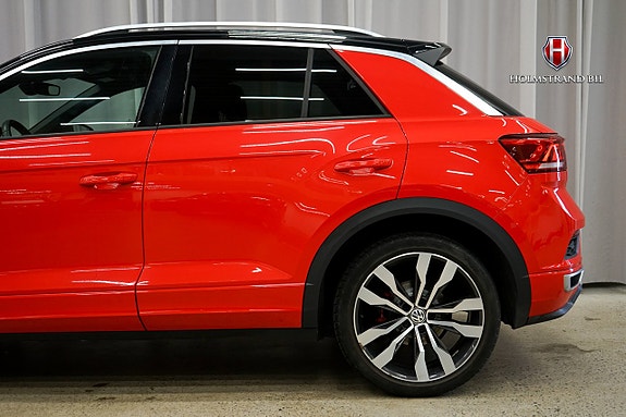 Volkswagen T-Roc 8 of 24
