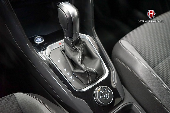 Volkswagen T-Roc 21 of 24