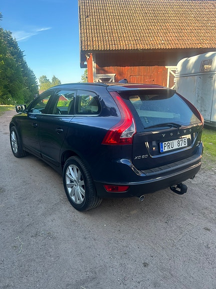 Volvo XC60 6 of 16