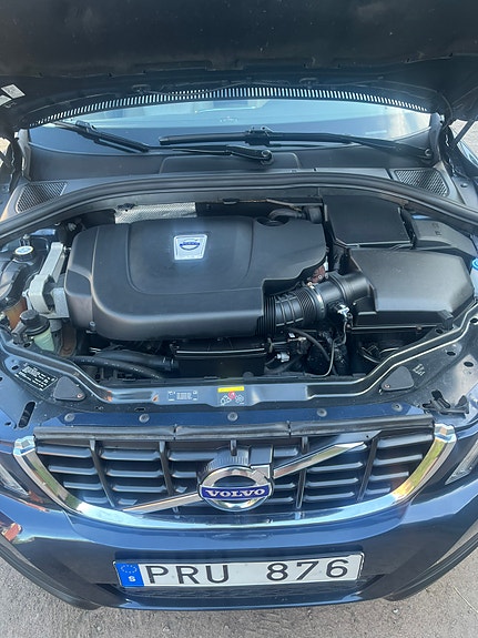 Volvo XC60 10 of 16