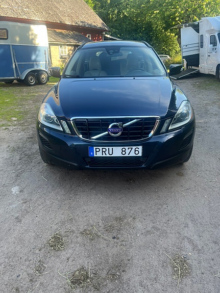 Volvo XC60 3 of 16