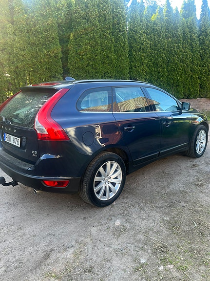 Volvo XC60 4 of 16