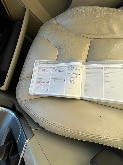Volvo XC60 11 of 16