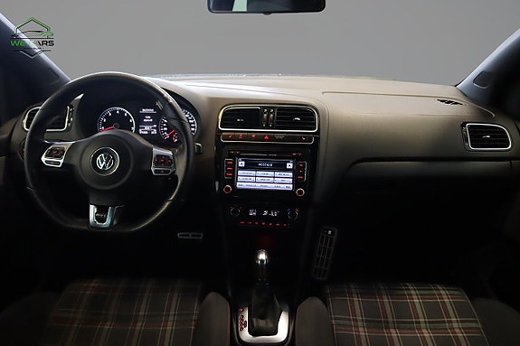 Volkswagen Polo 16 of 19