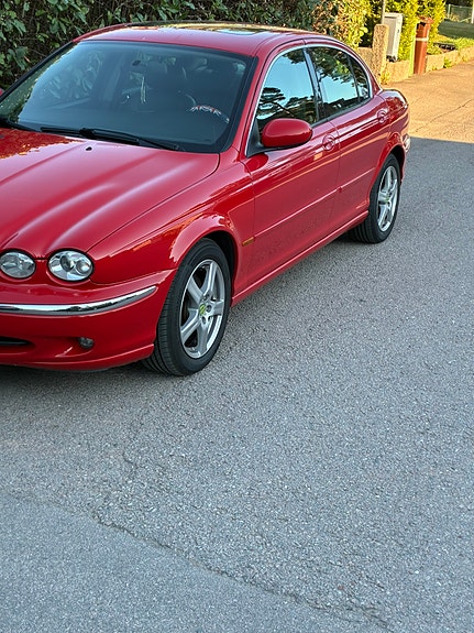 Jaguar X-TYPE 2 of 5