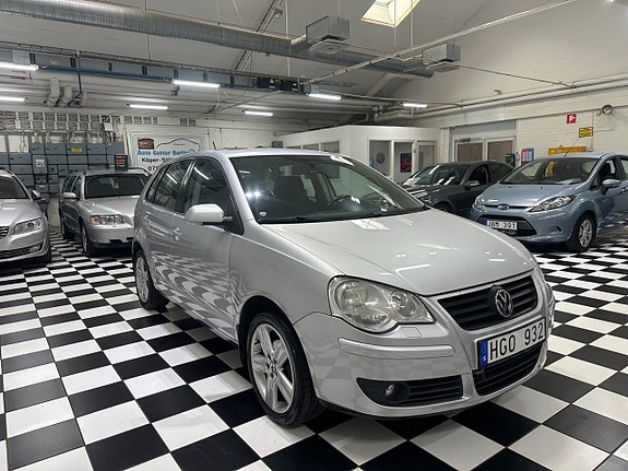 Volkswagen Polo 2 of 5