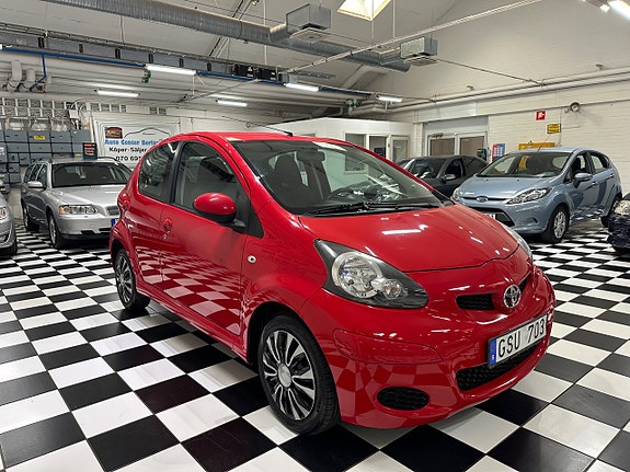 Toyota Aygo 2 of 5
