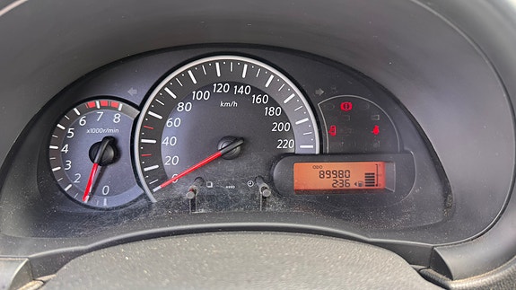 Nissan Micra 3 of 5