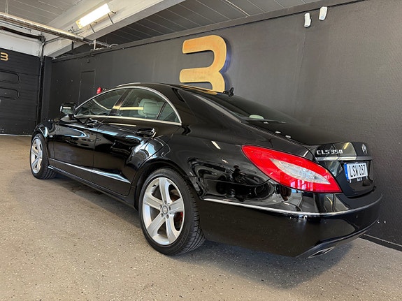 Mercedes-Benz CLS350 3 of 5
