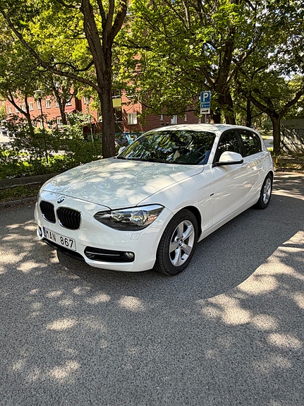 BMW 116i 2 of 6