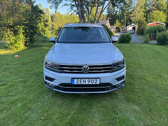 Volkswagen Tiguan Allspace 2 of 12