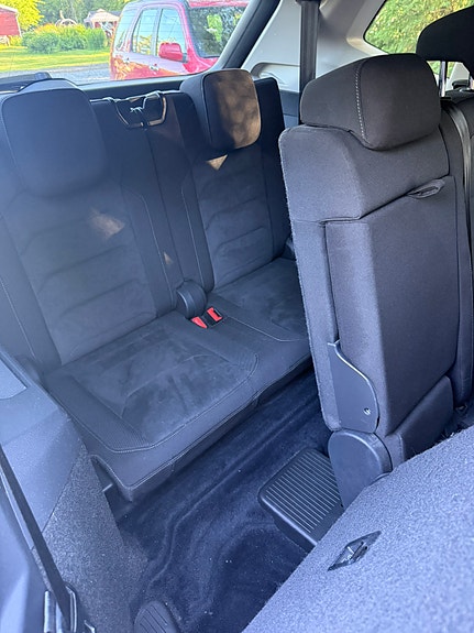Volkswagen Tiguan Allspace 9 of 12