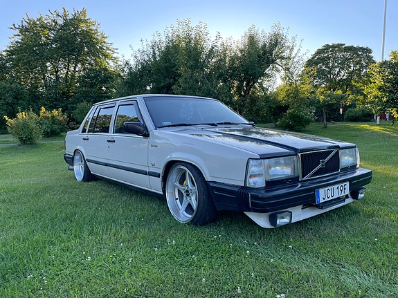 Volvo 740 2 of 6