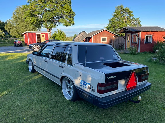 Volvo 740 4 of 6