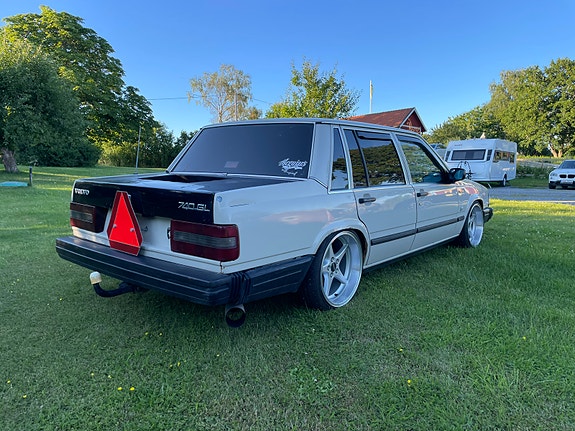 Volvo 740 3 of 6