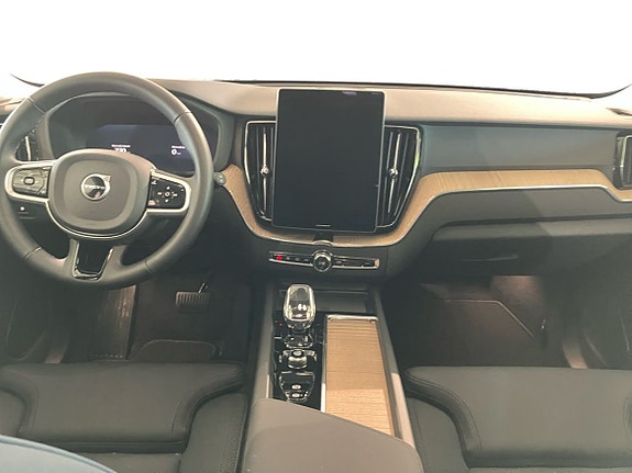 Volvo XC60 6 of 16