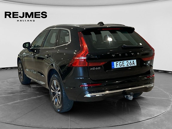 Volvo XC60 2 of 5